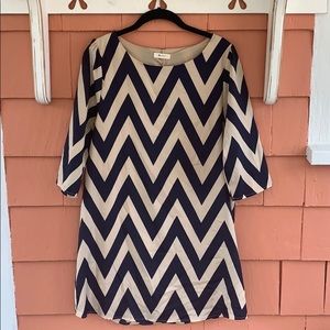 🌟 Everly | Navy and Tan Shift Dress